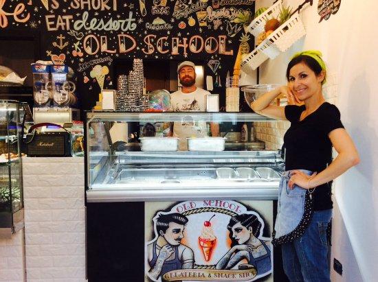 Old School Riomaggiore Gelateria & Snack Shop